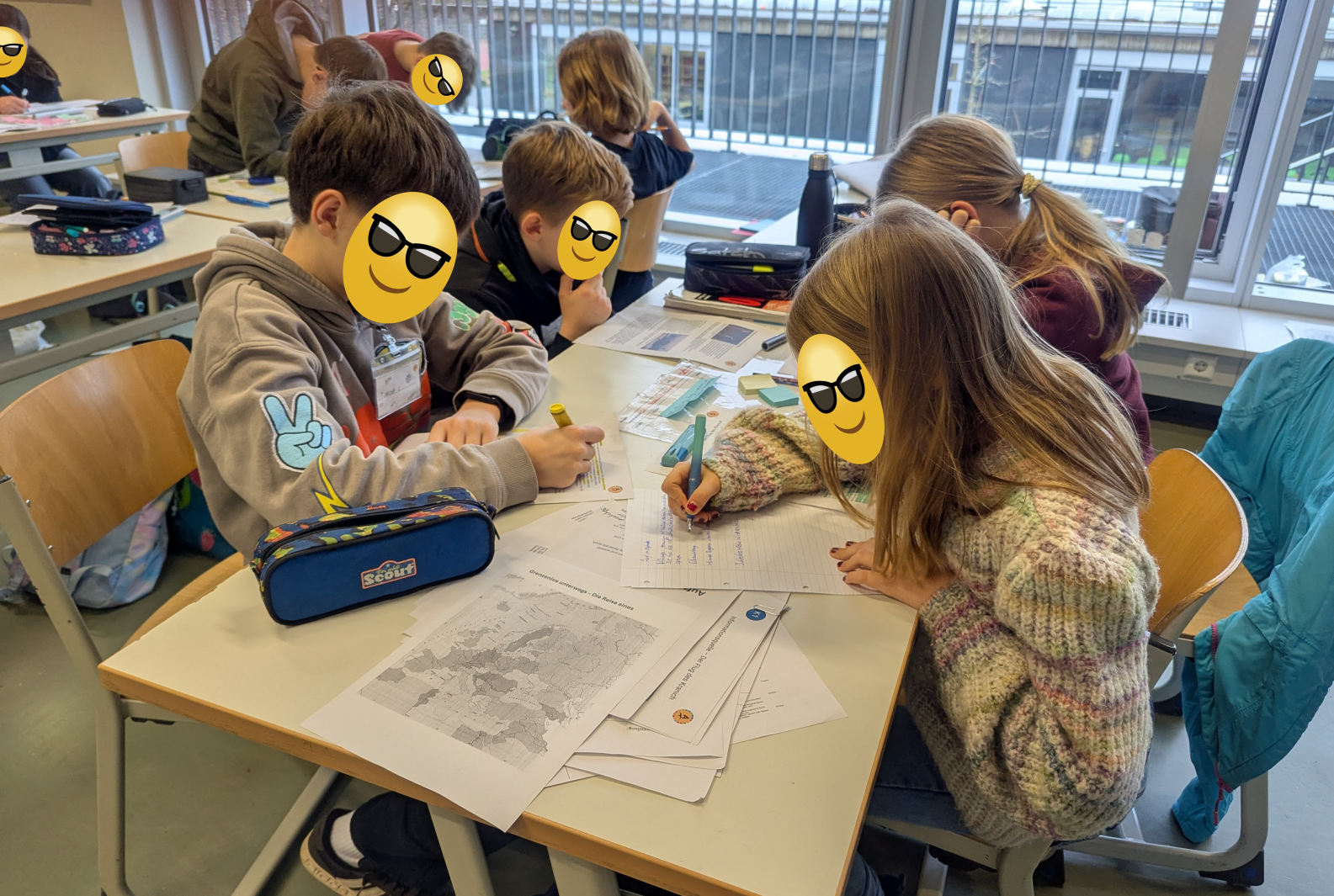Eine arbeitende 6. Klasse während eines Moduls